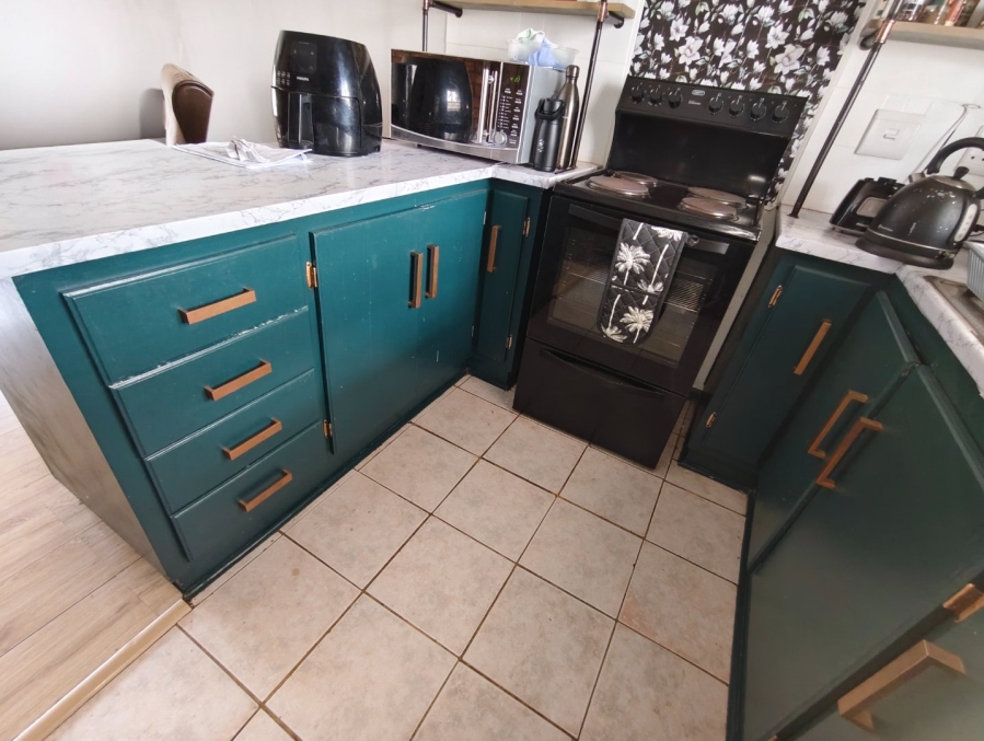 2 Bedroom Property for Sale in Langenhovenpark Free State